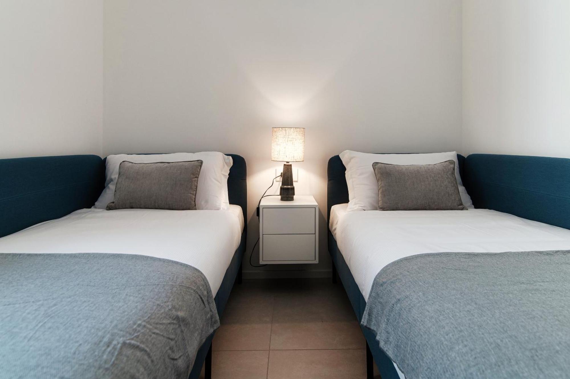 Lario Suite Apartments By Quokka 360 - With Parking Next To Como City Екстериор снимка