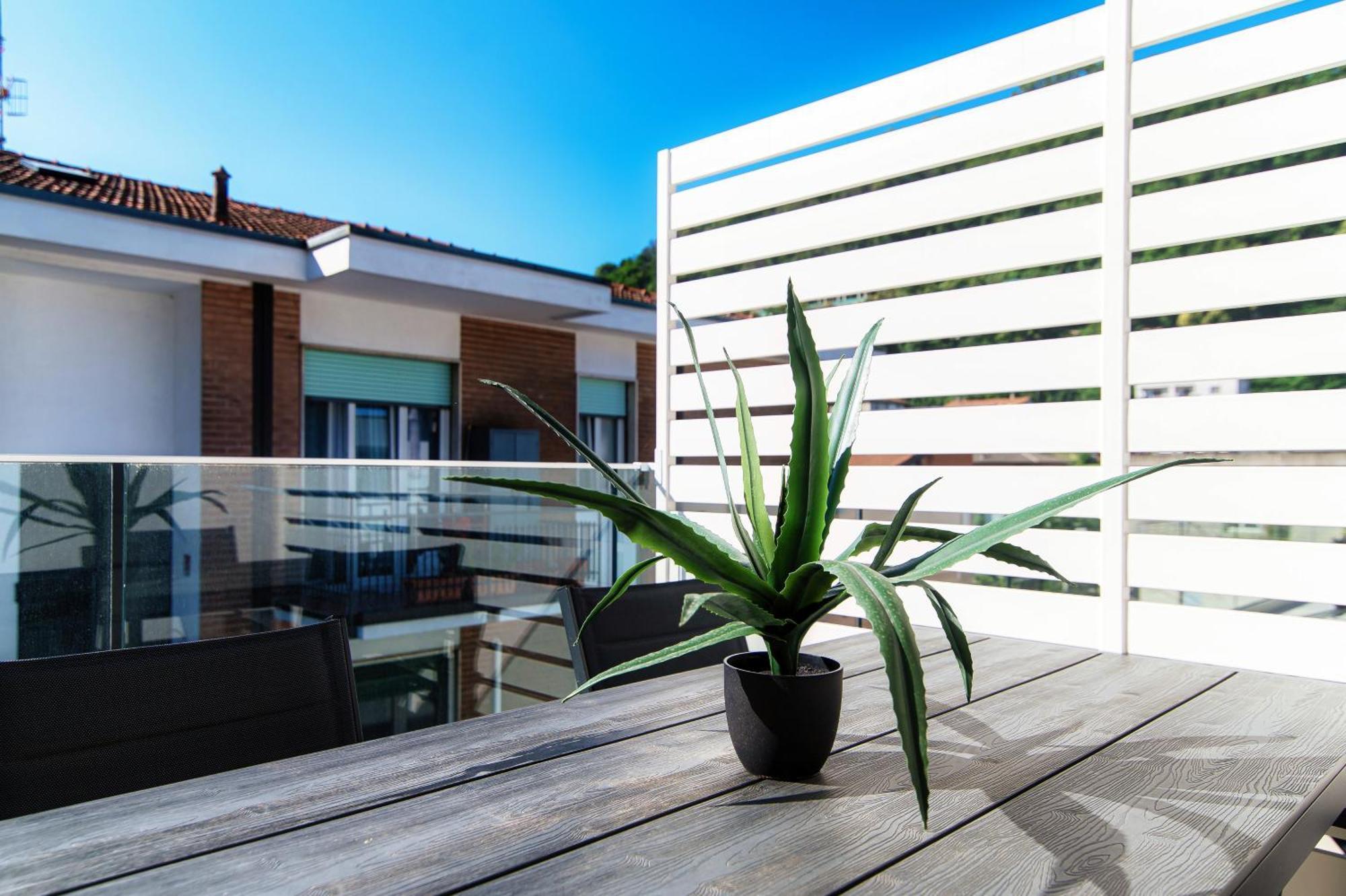 Lario Suite Apartments By Quokka 360 - With Parking Next To Como City Екстериор снимка