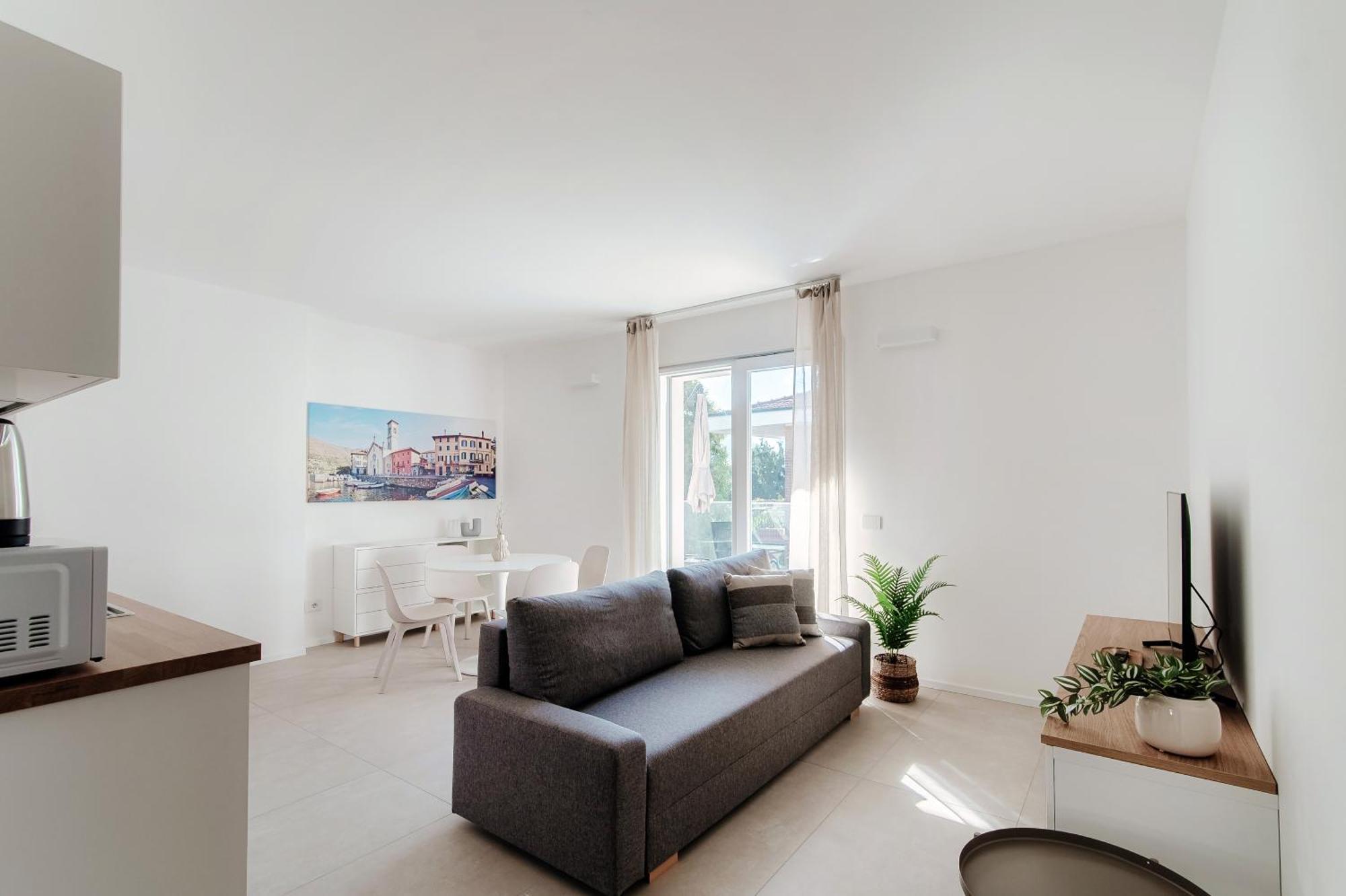 Lario Suite Apartments By Quokka 360 - With Parking Next To Como City Екстериор снимка