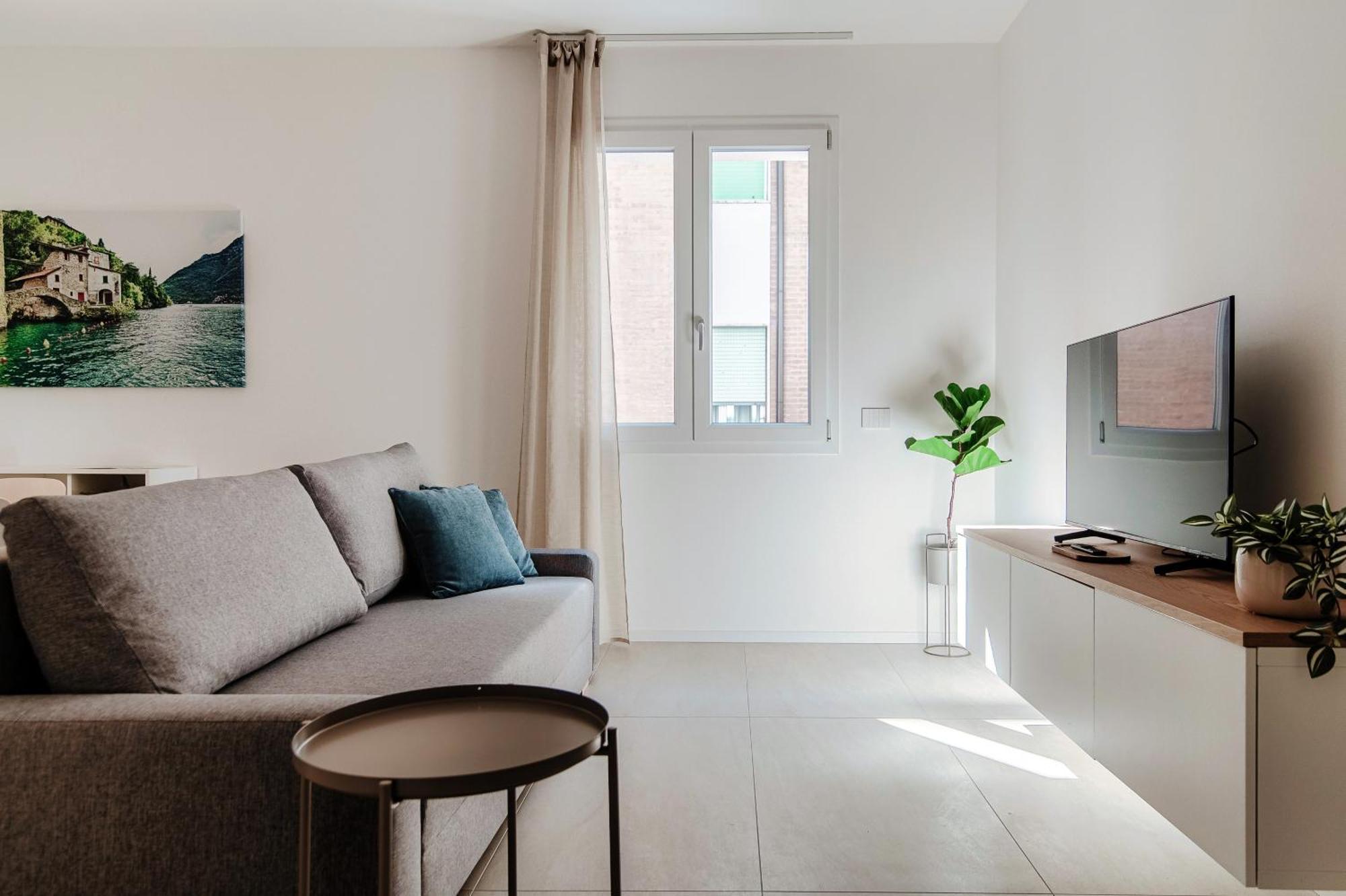 Lario Suite Apartments By Quokka 360 - With Parking Next To Como City Екстериор снимка