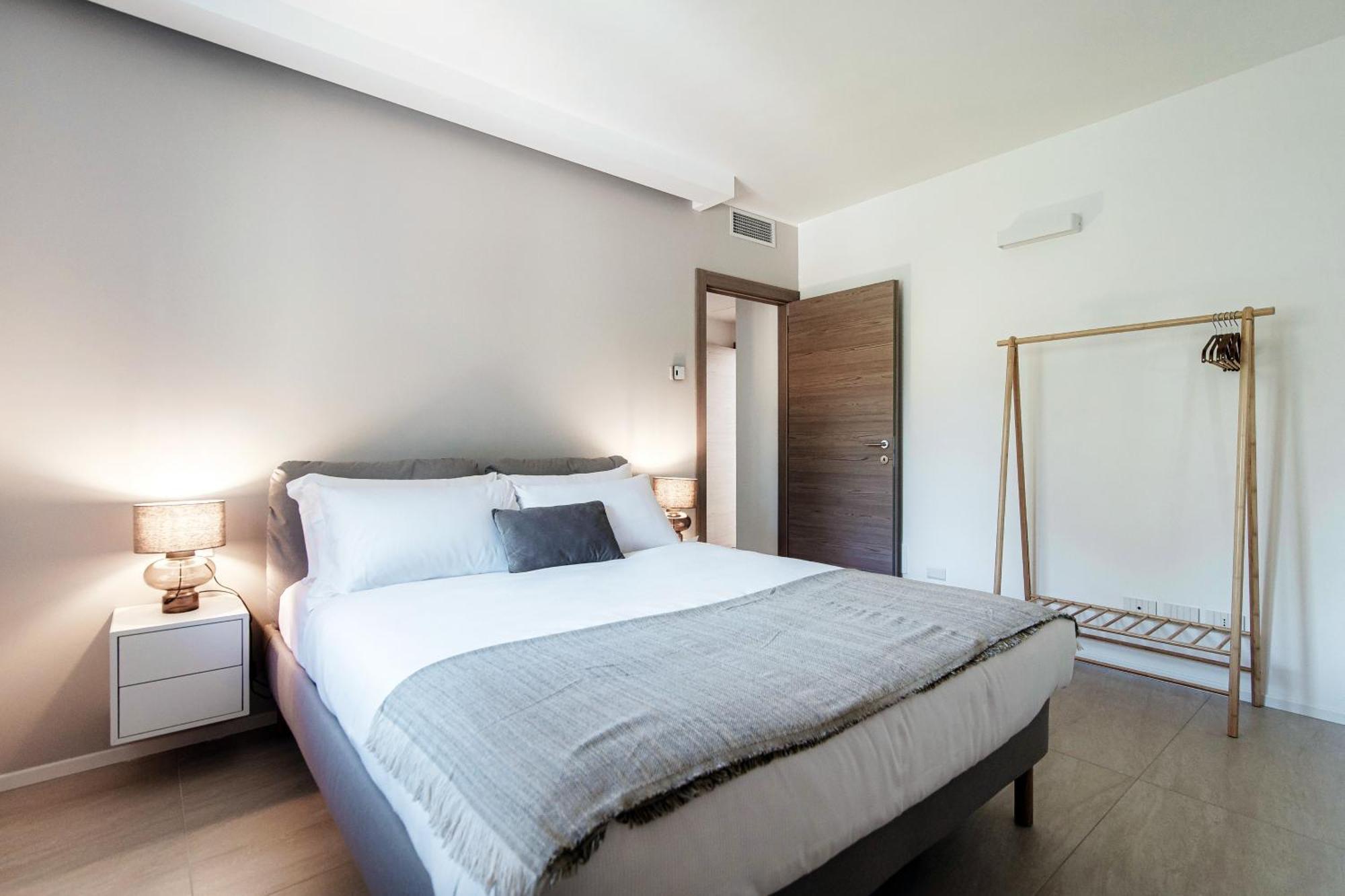 Lario Suite Apartments By Quokka 360 - With Parking Next To Como City Екстериор снимка