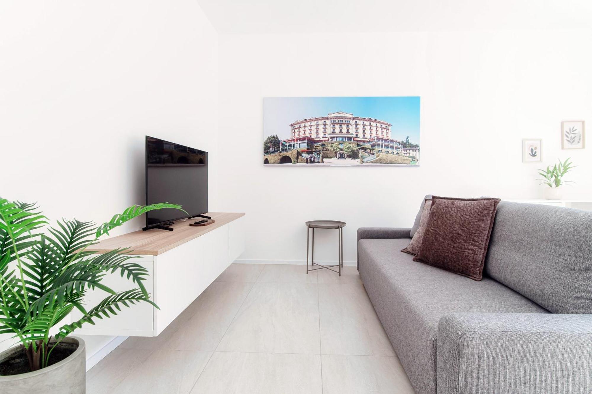 Lario Suite Apartments By Quokka 360 - With Parking Next To Como City Екстериор снимка
