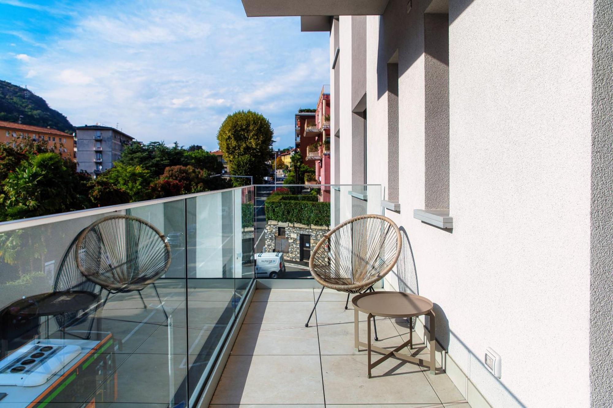 Lario Suite Apartments By Quokka 360 - With Parking Next To Como City Екстериор снимка